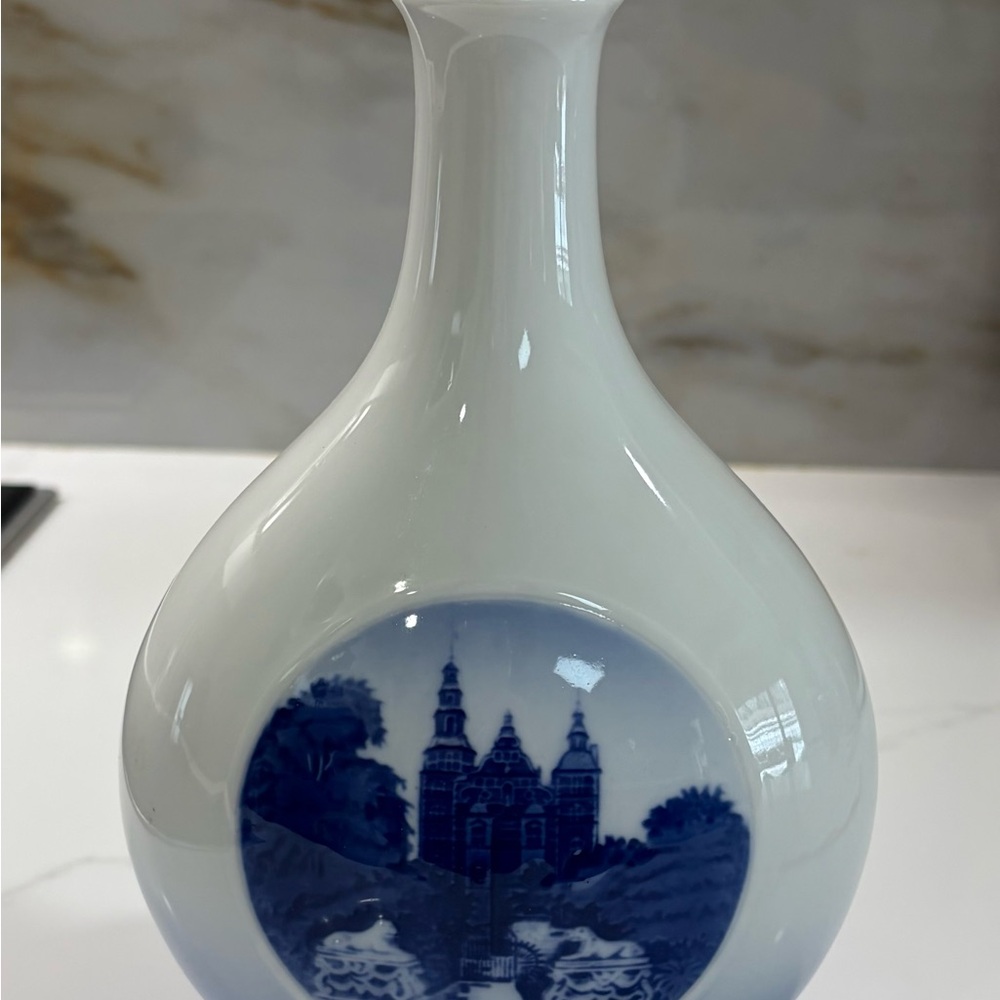 Royal Copenhagen Rosenborg Castle bottle